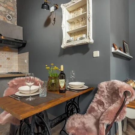 And With Parking Space Loborika, Pula - 12983 Гостевой дом 5*