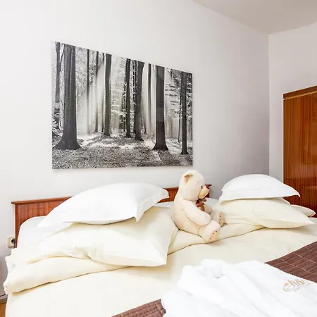 And With Parking Space Loborika, Pula - 12983 Гостевой дом 5*