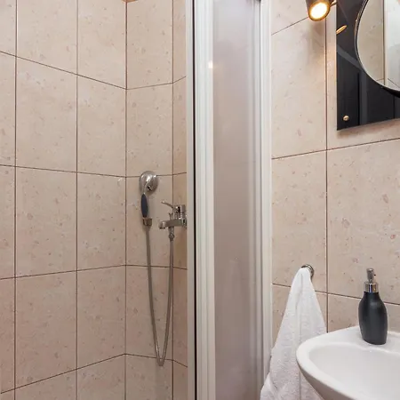 And With Parking Space Loborika, Pula - 12983 Гостевой дом 5*
